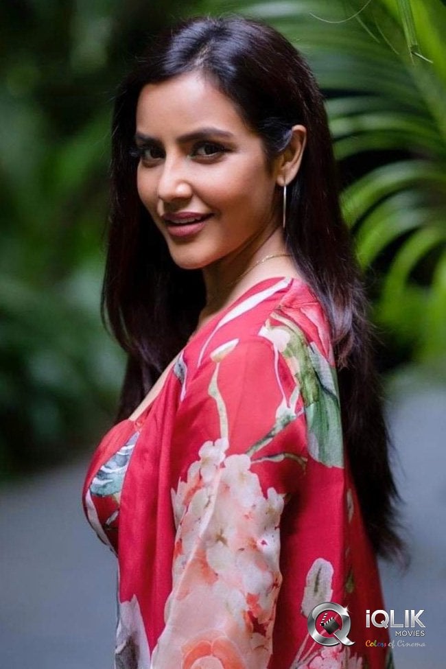 Priya-Anand